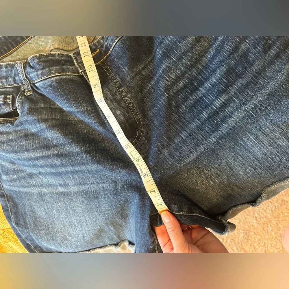 Kut from the Kloth Denim Shorts almost new - Picture 2 of 7